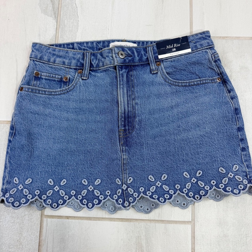 Abercrombie & Fitch Curve Love Mid Rise Denim Mini Skirt Eyelet Hem 28 NWT